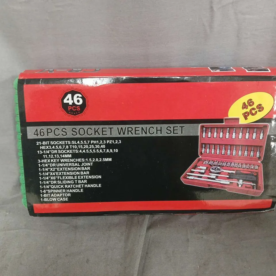 46-PIECE SOCKET WRENCH SET