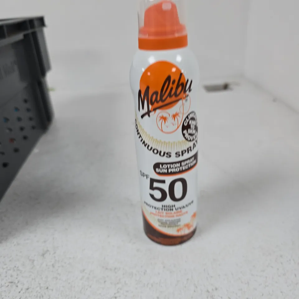 TOTE OF APPROXIMATELY 12 ASSORTED AEROSOLS TO INCLUDE: MALIBU SPF 50 SPRAY