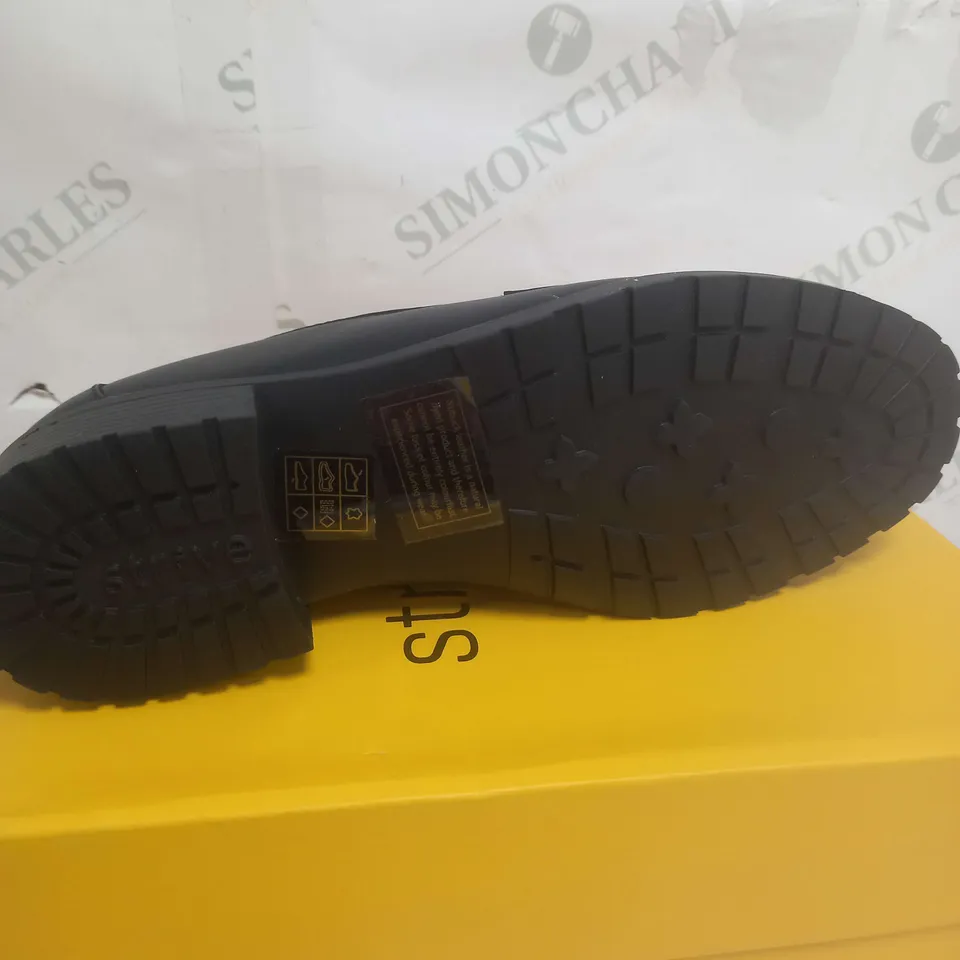 STRIVE SEVILLE BLACK LOAFER SHOE SIZE 5