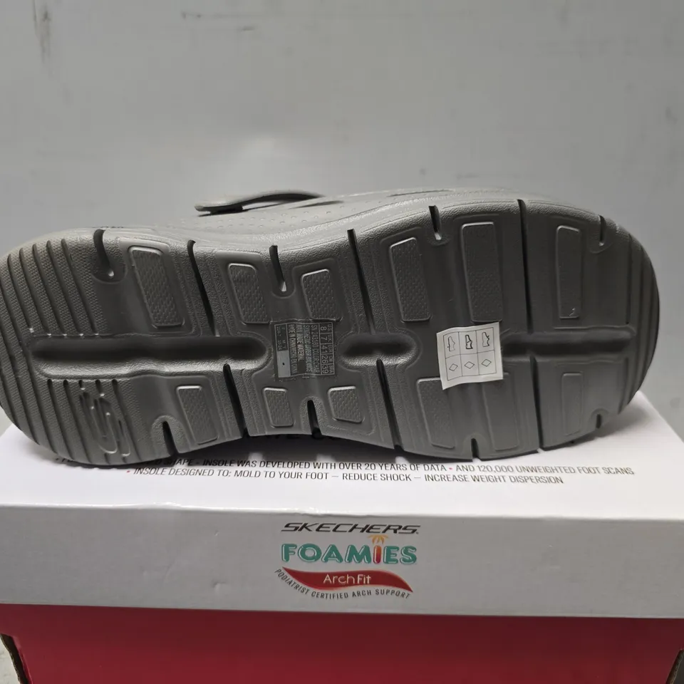 BOXED SKECHERS FOAMIES IN GREY - UK 7 