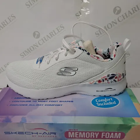 BOXED PAIR OF SKETCHERS WOMEN'S TRAINERS - WHITE // SIZE: 9.5 UK