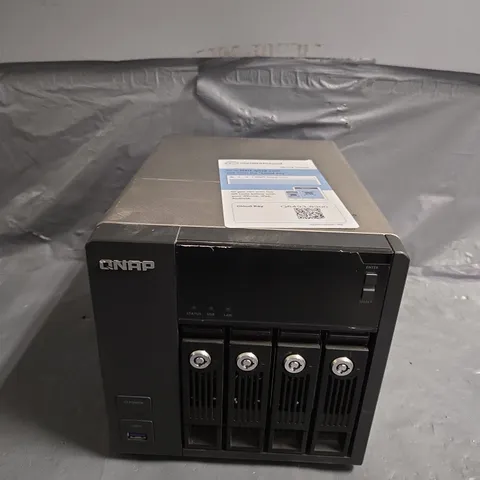 QNAP TVS-471 
