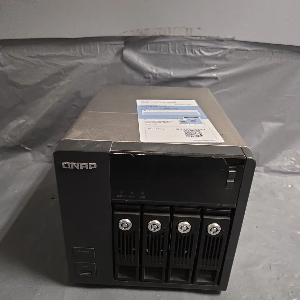 QNAP TVS-471 