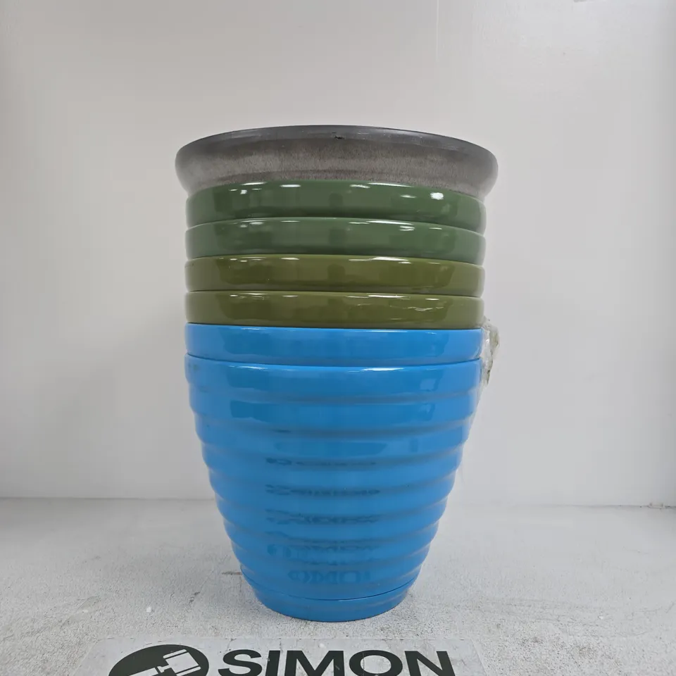 Plant pots set in blue, green and grey glazes (mixed sizes)