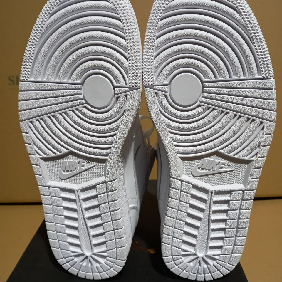 NIKE AIR JORDAN 1 MID 554724-109 TRAINERS - SIZE 6.5