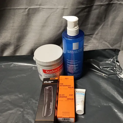 APPROXIMATELY 20 ASSORTED COSMETIC ITEMS INCLUDING SUDOCREM, LA ROCHE POSAY FOAMING GEL DOUBLE CLEANSER, AVEENO  CREAM, ORANGE GROVE DEODORANT ETC