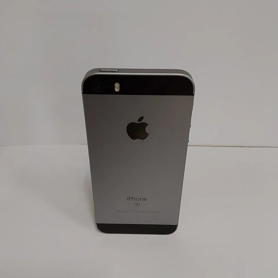 BOXED IPHONE SE IN SPACE GREY 32GB, MODEL: A1723