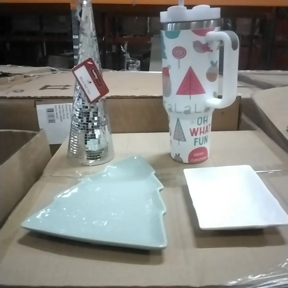 PALLET OF MIXED CHRISTMAS STOCK