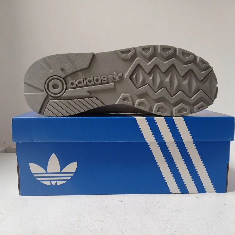 BOXED PAIR OF ADIDAS TREZIOD 2 TRAINERS IN GREY SIZE UK 9