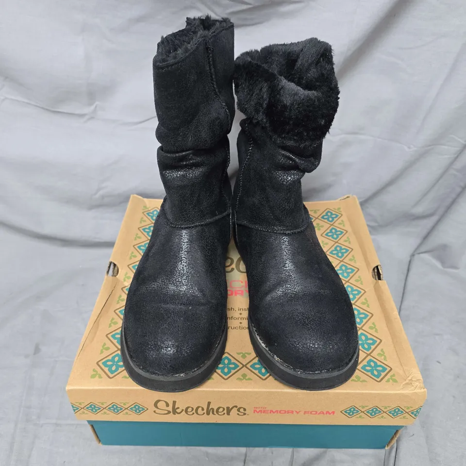BOXED PAIR OF SKECHERS KEEPSAKES BOOTS IN BLACK - UK 4