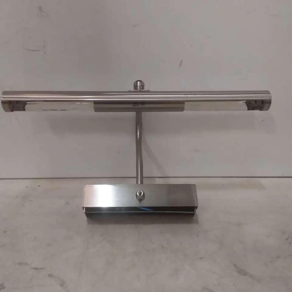 WALL LIGHT 2 LED LIGHT FINISH: SATIN NICKEL