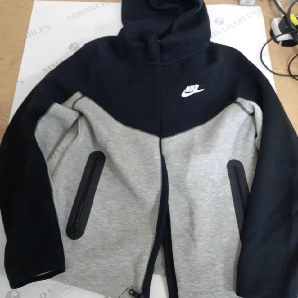 NIKE TECH FLEECE GREY & BLACK JACKET - KIDS L