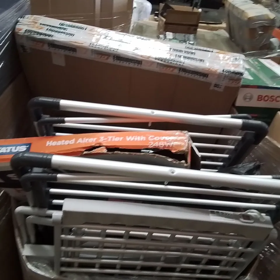 PALLET CONTAINING A LARGE QUANTITY OF HEATED CLOTHES AIRERS