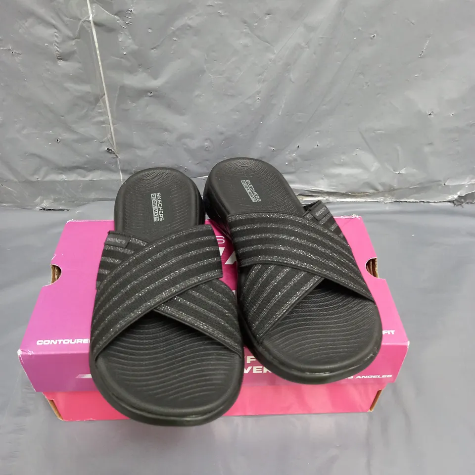 SKECHERS GO WALK SANDALS BLACK SIZE 4
