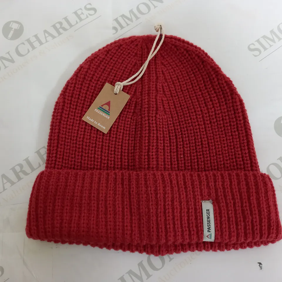 PASSENGER COMPASS RECYCLED BEANIE INCARDINAL RED