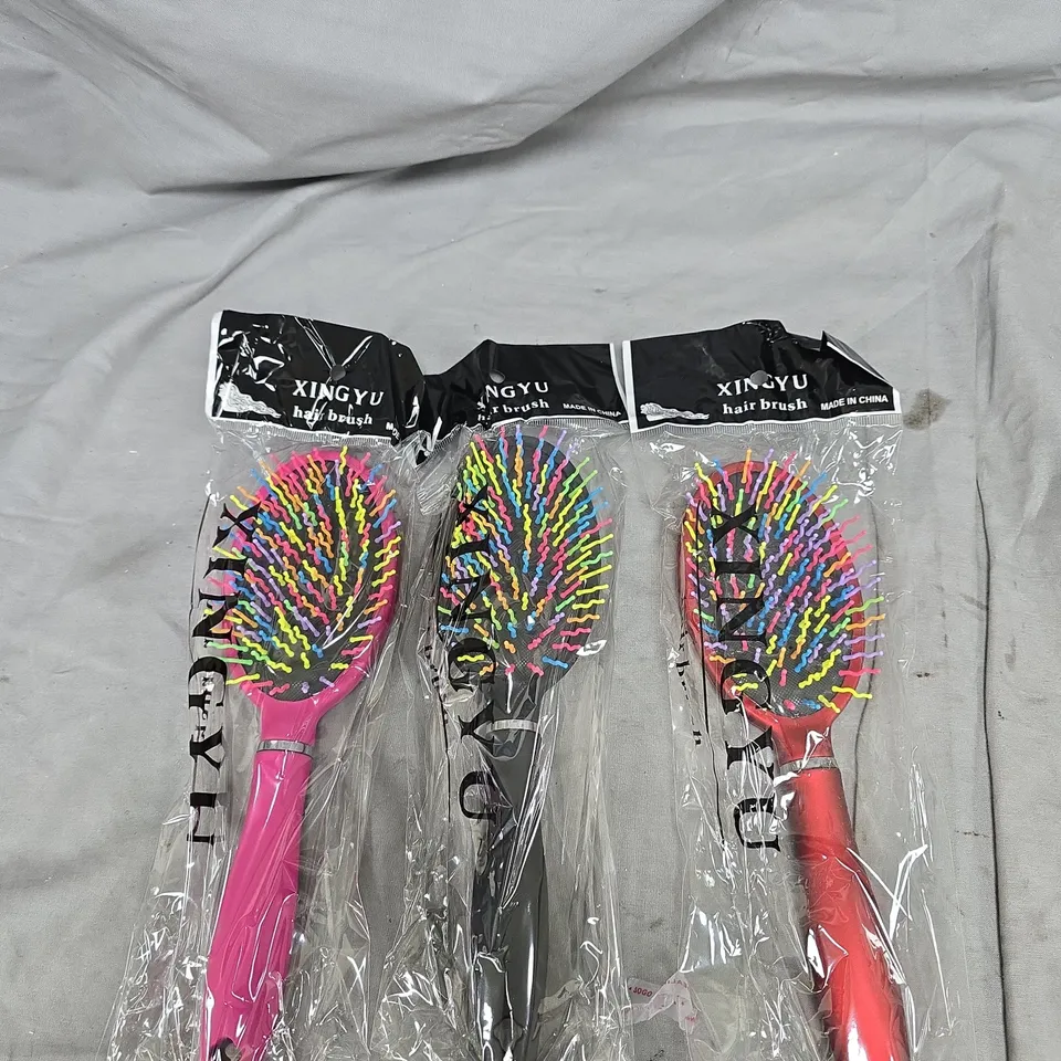 BOX OF APPROXIMATELY 25 ASSORTED HAIRBRUSHES