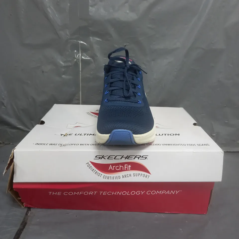 SKECHERS ARCH FIT TRAINERS BLUE SIZE 7