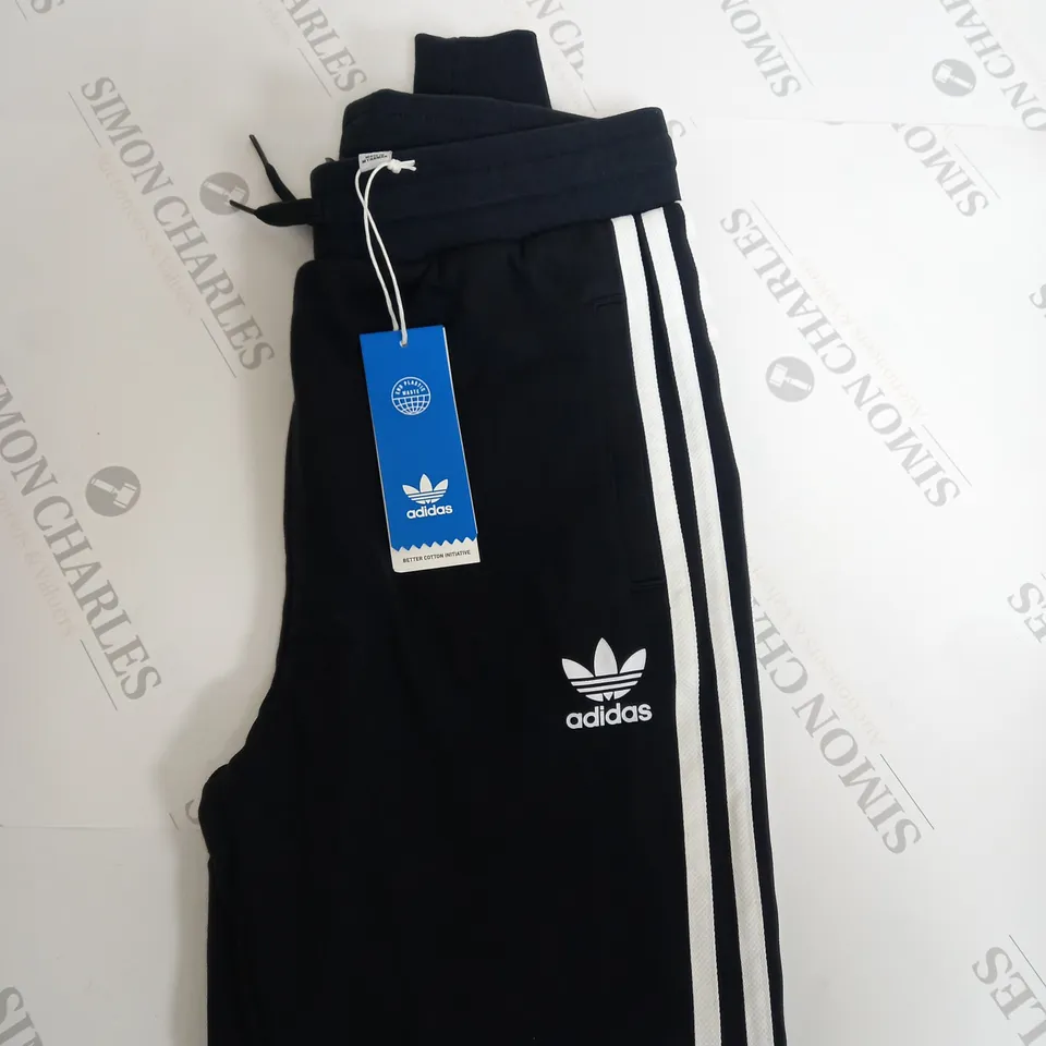 ADIDAS ORIGINAL TRACKSUIT BOTTOMS SIZE 12-13 YEARS