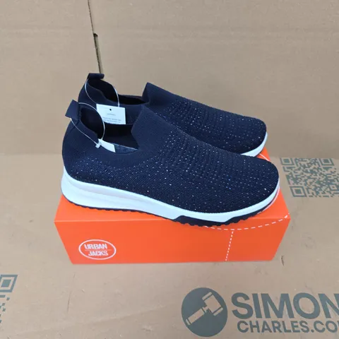 BOXED PAIR OF URBAN JACKS COCKTAIL TRAINERS IN NAVY - SIZE 8