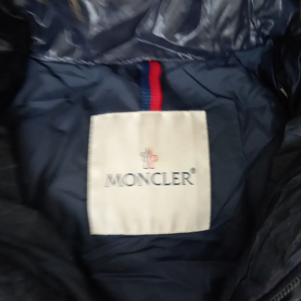 BOYS MONCLER ZIPPED PADDE COAT WITH FAUX FUR HOOD SIZE UNSPECIFIED