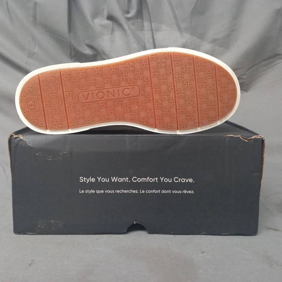 BOXED PAIR OF VIONIC REBEL TRAINERS IN WHITE SIZE 6.5