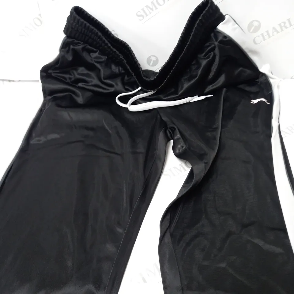SLAZENGER STRIPE JOGGERS IN BLACK - MEDIUM