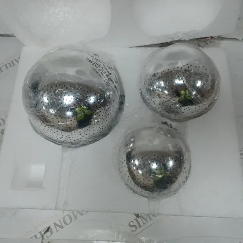 K BY KELLY HOPPEN SET OF 3 ILLUMINATED SPHERES