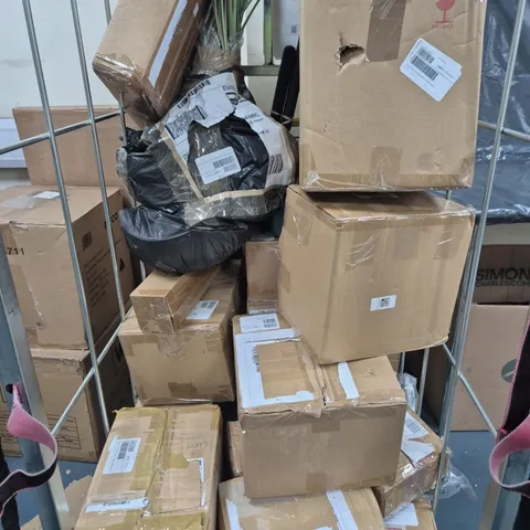 CAGE OF APPROXIMATELY 10 ASSORTED HOUSEHOLD ITEMS TO INCLUDE DECORATIVE FROG, SQUARE GLASS CONTAINERS, STAKE LIGHTS, ETC - COLLECTION ONLY