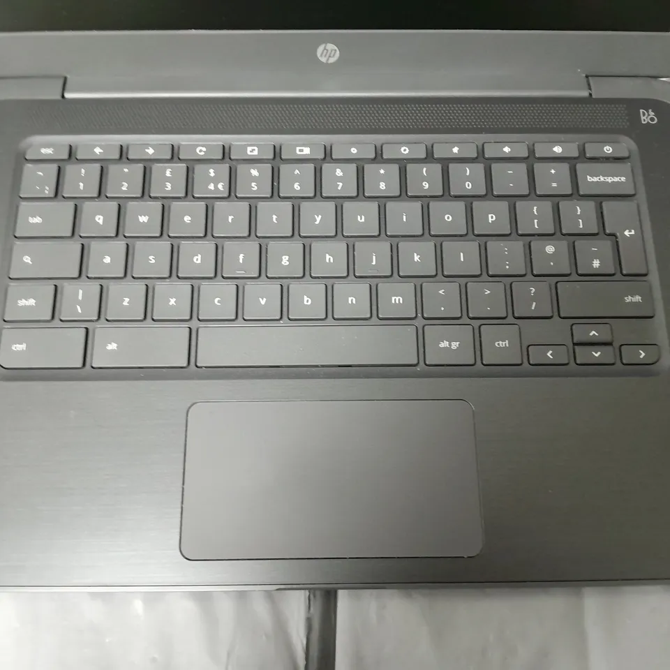 UNBOXED HP-DB0003NA AMD A4-9120C 4GB 32GB LAPTOP