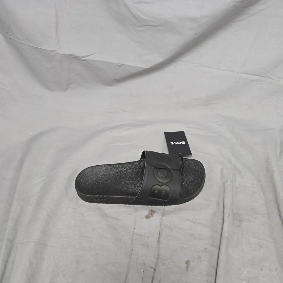 HUGO BOSS BLACK SLIDE SANDALS – UK 6 (EU 40)