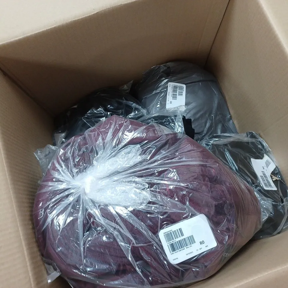 LARGE QUANTITY OF ASSORTED CLOTHING TO INCLUDE DRESSES, BLAZERS, COATIGAN, ETC