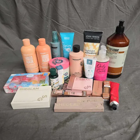 APPROXIMATELY 20 ASSORTED HEALTH & BEAUTY PRODUCTS TO INCLUDE - HAIRBURST SHAMPOO & CONDITIONER - ONLYCURLS MEGA HOLD GEL - ELF CAMO LIQUID - ETC