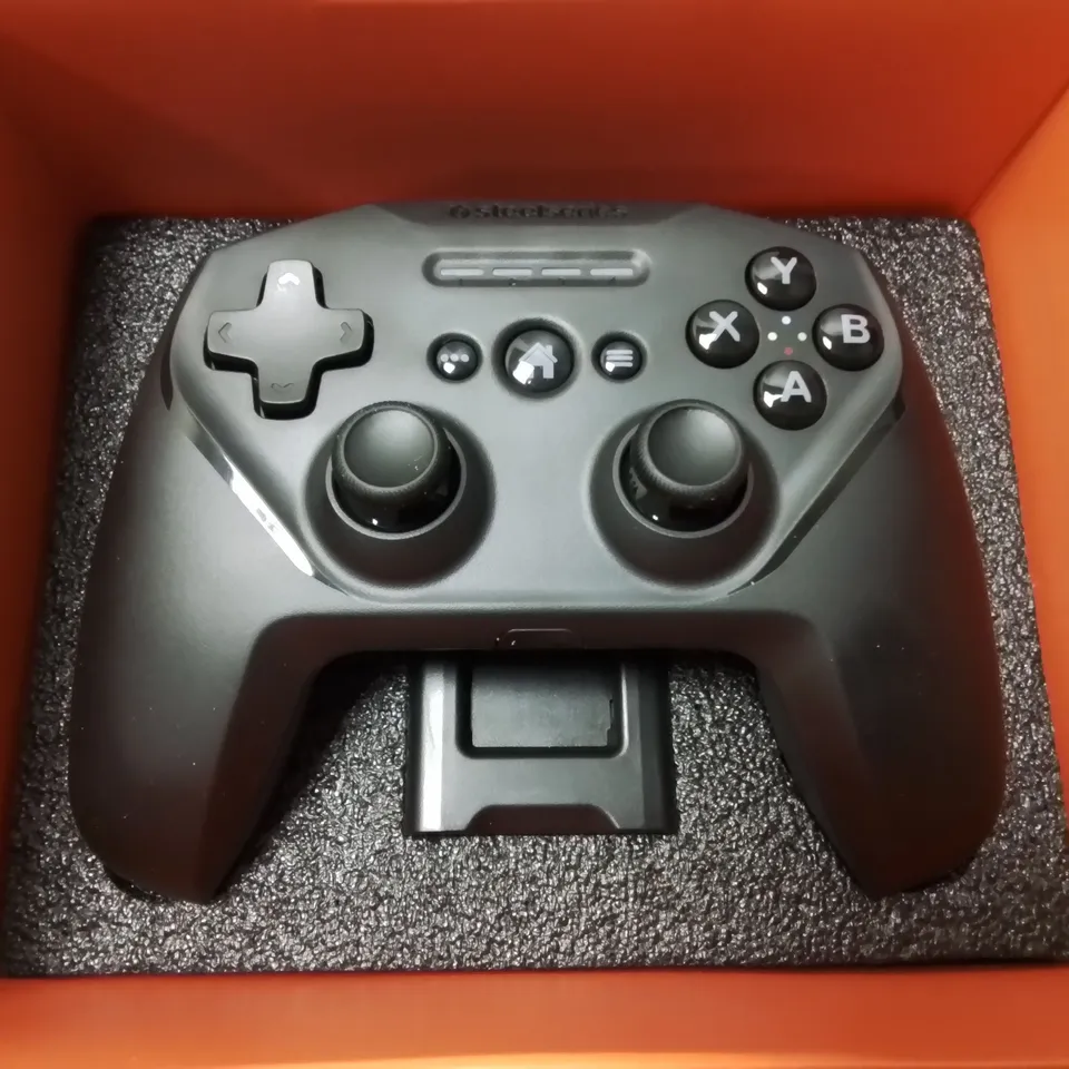 BOXED STEELSERIES NIMBUS+ WIRELESS GAMING CONTROLLER MADE FOR IPHONE