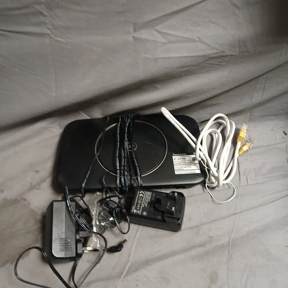 APPROXIMATELY 10 ASSORTED ELECTRICAL PRODUCTS TO INCLUDE PLUGS, BT HUBS AND CABLES