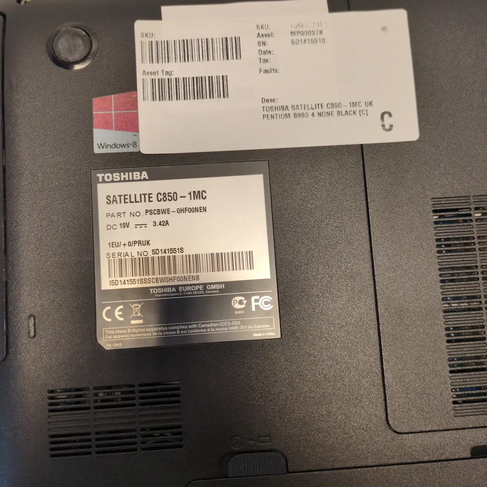TOSHIBA SATELLITE C850-1MC LAPTOP – BLACK