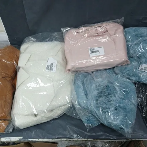 BOX OF APPROXIMATELY 8 ASSORTED CLOTHING ITEMS IN VARIOUS STYLES, COLOURS AND SIZES 