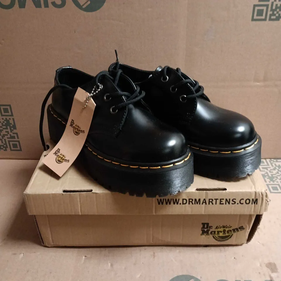 BOXED PAIR DR. MARTENS 1461 QUAD BLACK LEATHER SHOES – UK 5
