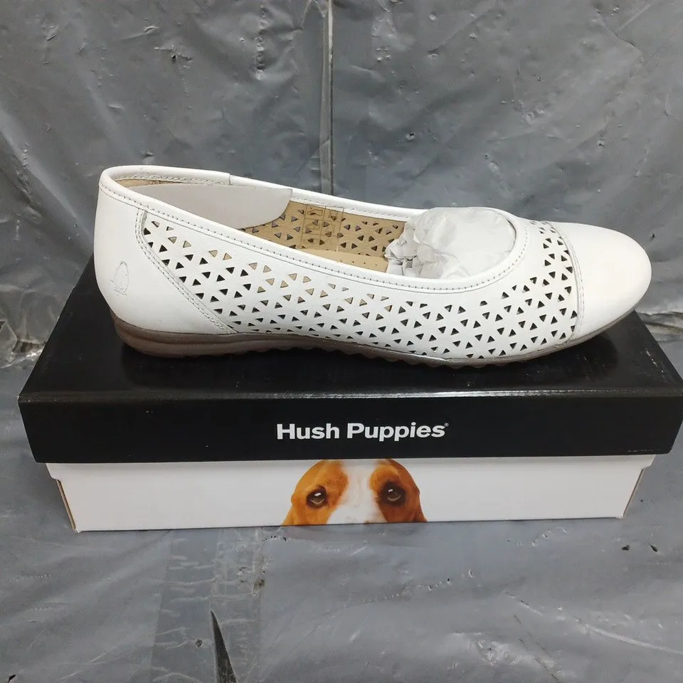 BOXED PAIR OF WOMENS HUSH PUPPIES LEAH BALLERNA SHOES SIZE 6