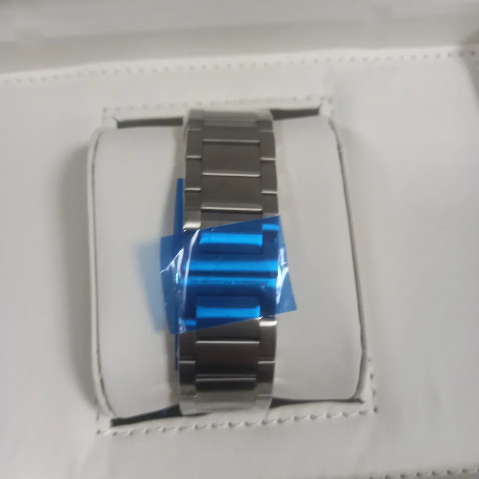 BERNARD REINHARDT STAINLESS STEEL GENTS WATCH WITH SWISS MOVEMENT IN WOODEN GIFT BOX