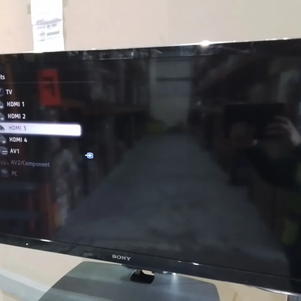 SONY 40" KDL-40HX753 TELEVISION ON UNICOL OXFORD ROLLING TV STAND