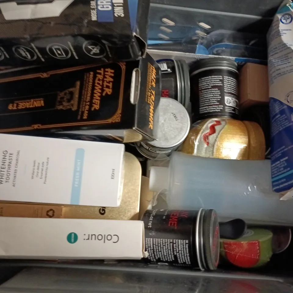 APPROXIMATELY 20 ASSORTED COSMETIC ITEMS TO INCLUDE TOOTHPASTE, MOUTHWASH, SUPER MARIO BATH BOMBS, ETC - COLLECTION ONLY