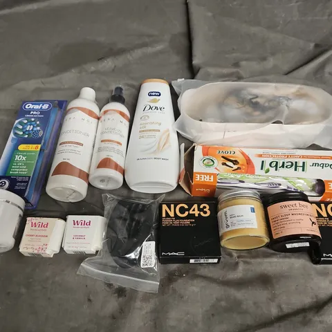 APPROXIMATELY 12 ASSORTED HEALTH & BEAUTY PRODUCTS TO INCLUDE KERA MOI HAIR MASK, WILD DEODRANT, AND GRUUM BEARD BALM ETC.