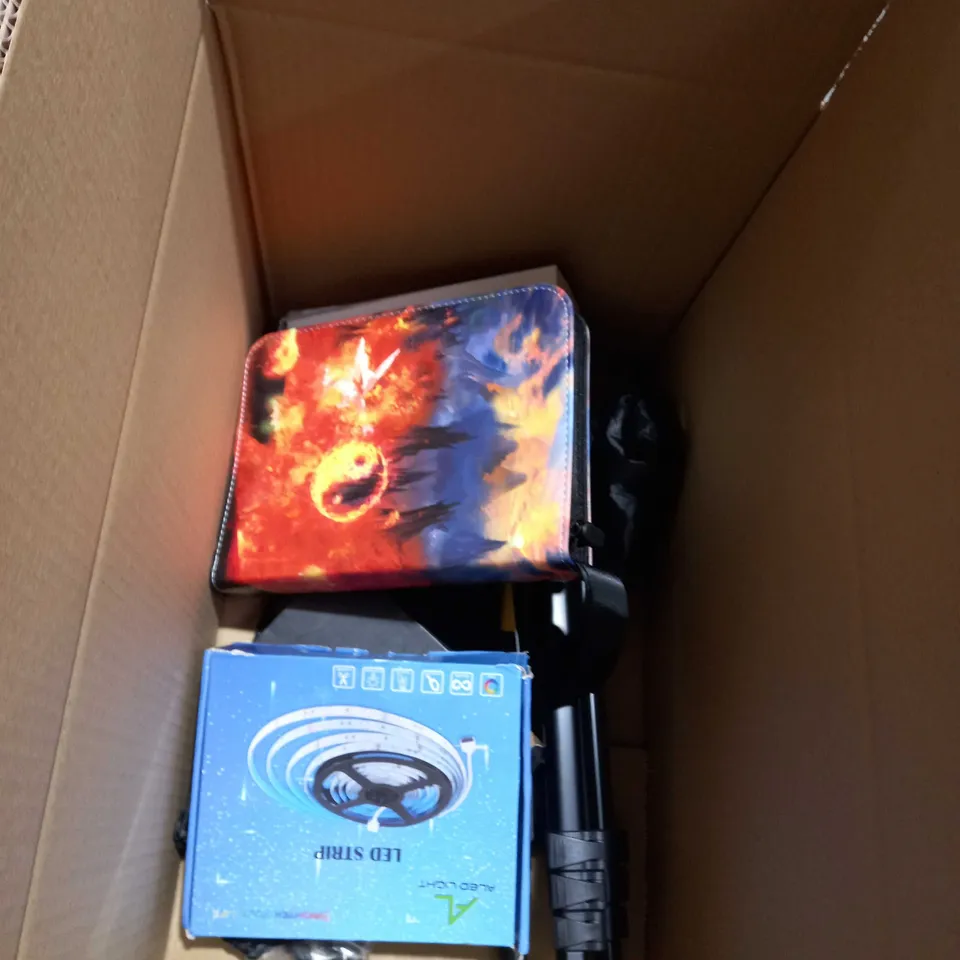 BOX OF APPROXIMATELY 5 ITEMS TO INCLUDE TRIPOD, NECK COOLER, BIKE LIGHTS ETC