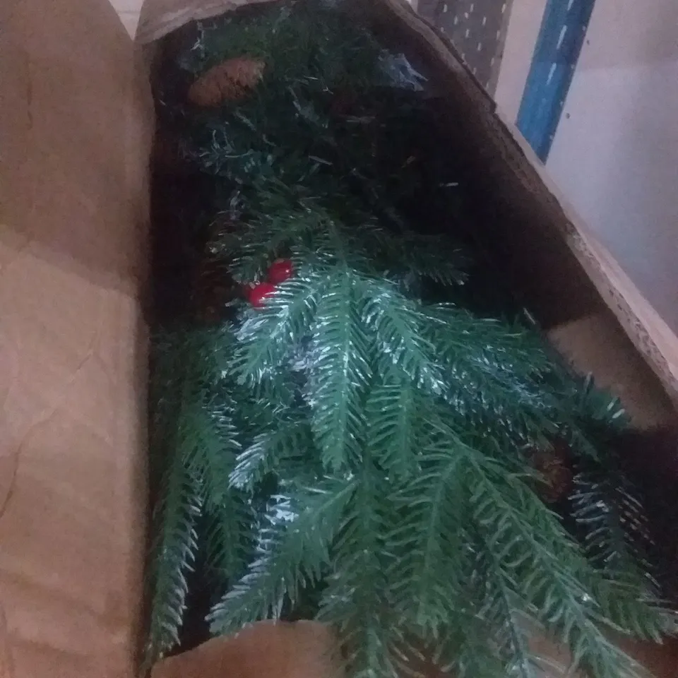 BOXED ONTARIO SPRUCE FLOCKED TREE 180CM