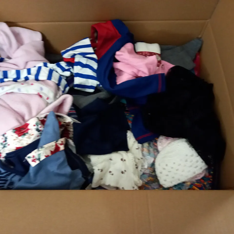 LARGE QUANTITY OF ASSORTED CHILDRENS CLOTHING ITEMS TO INCLUDE TU, DIVIDED AND NEXT