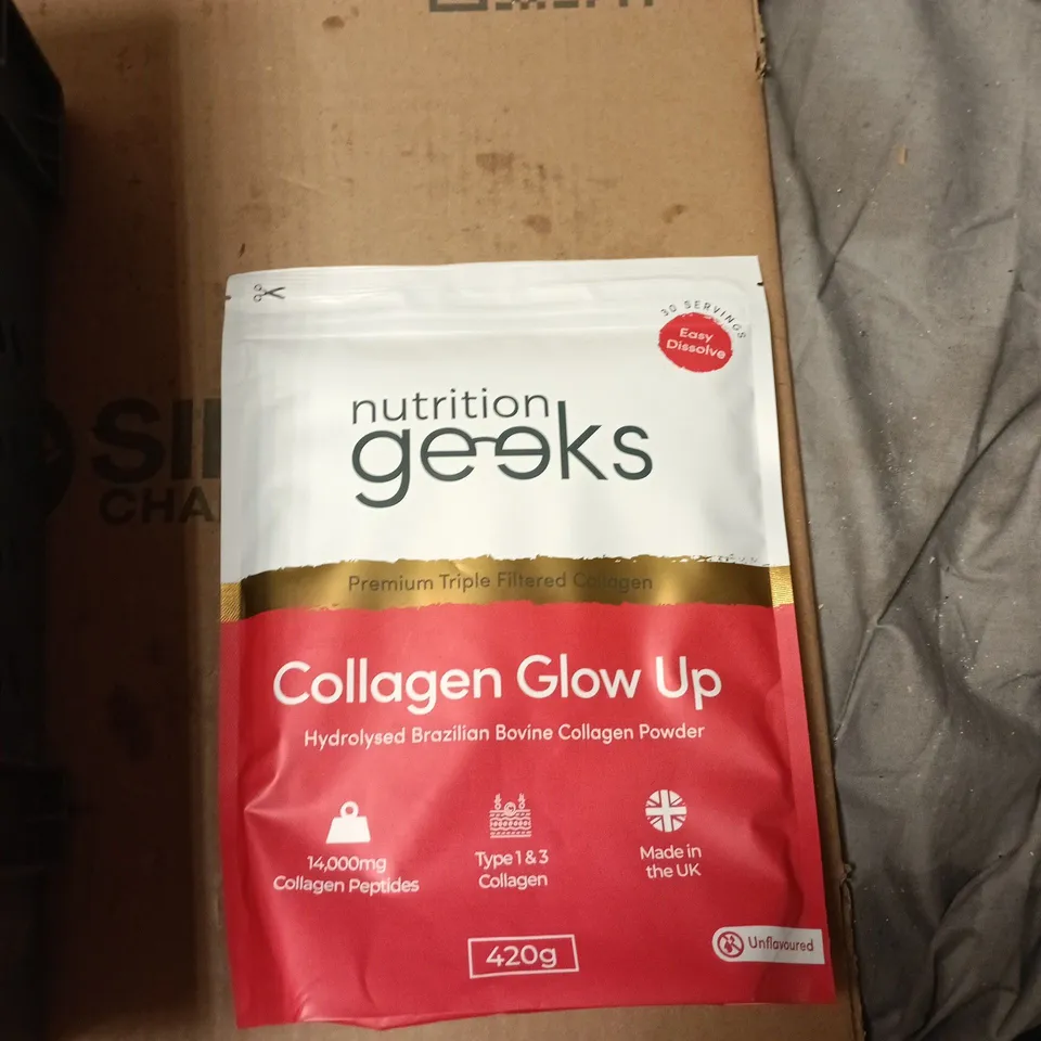 TOTE OF APPROXIMATELY 15 ASSORTED VITAMINS AND DIETARY SUPPLEMENTS TO INCLUDE: NUTRITION GEEKS COLLAGEN GLOW UP