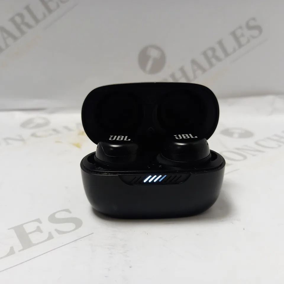 JBL LIVE FREE WIRELESS EARBUDS