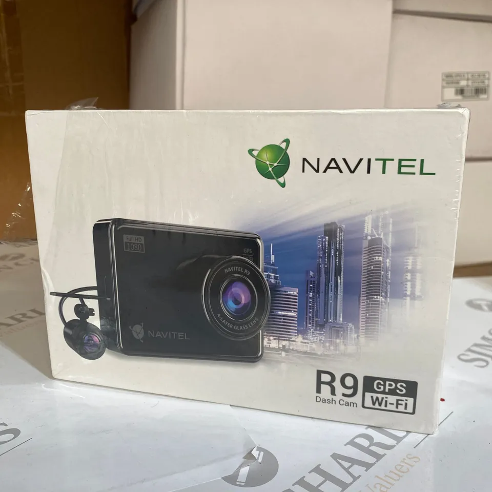 BOXED CELLOPHANE WRAPPED NAVITEL R9 DASH CAM