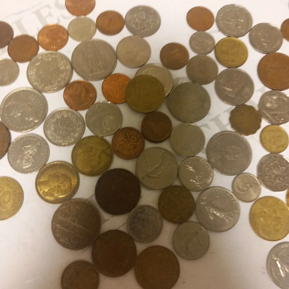 LARGE COLLECTION OF ASSORTED COINS FORM ACCROSS THE WORLD TO INCLUDE; COLLECTIONS OF ASIAN, CANADIAN, ARGETINIAN, CESKA REPUBLIRA, SWISS FRANK AND REPUBLIQUE FRANCAISE
