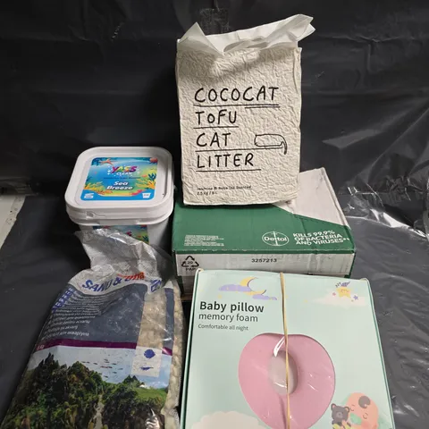 APPROXIMATELY 5 ASSORTED HOUSEHOLD ITEMS TO INCLUDE - YASS CLEAN SCENT BOOSTERS - MEMORY FOAM BABY PILLOW - COCOCAT TOFU CAT LITTER - ETC